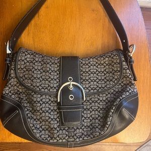 Coach Purse.. good condition!